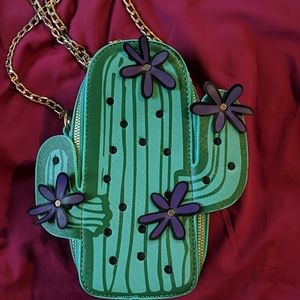 🎉 MOVING SALE🎉 adorable green cactus purse